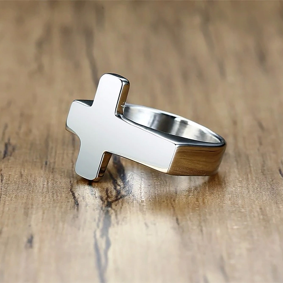 Anillo cruz hombre sale