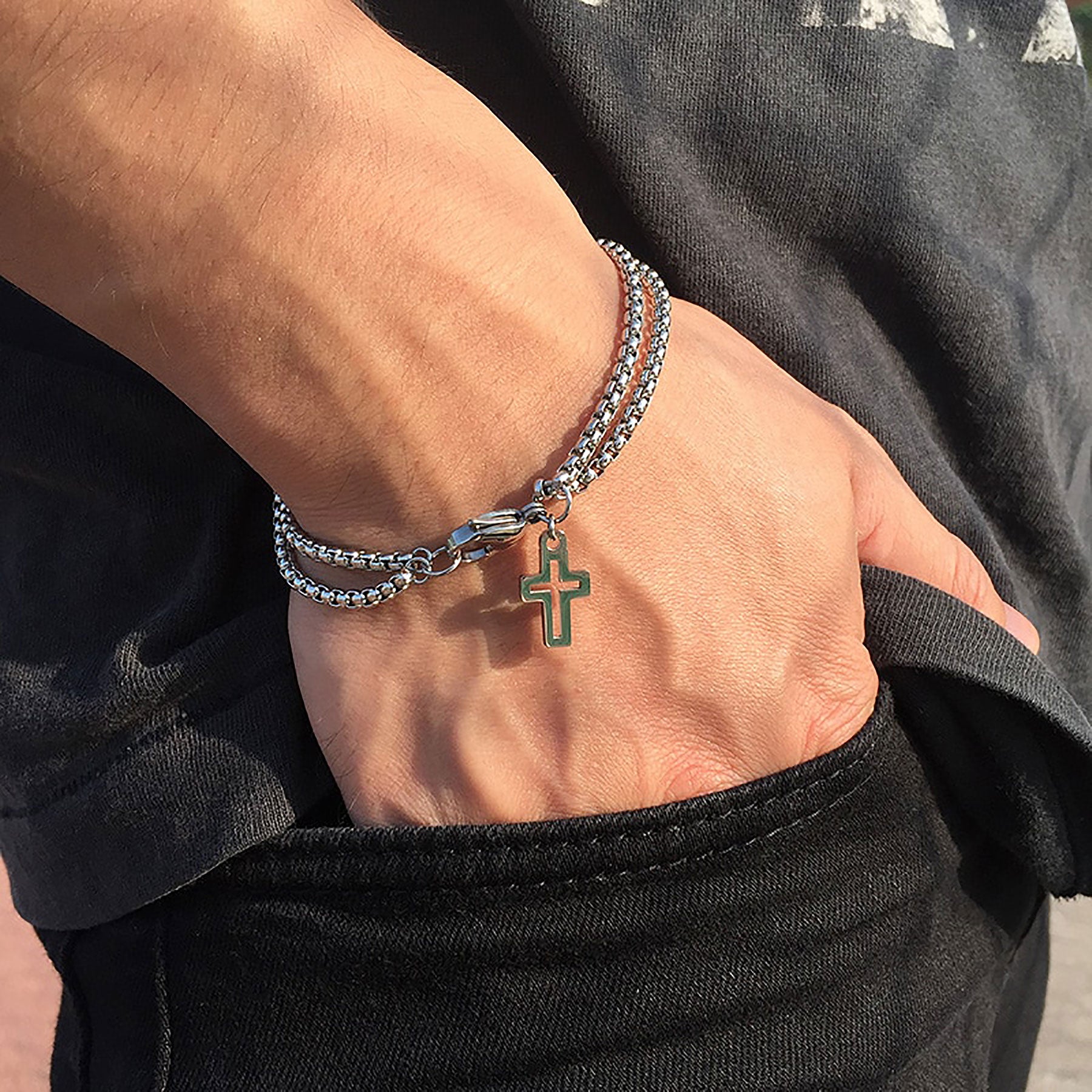 Pulsera Entrelazada con Cruz